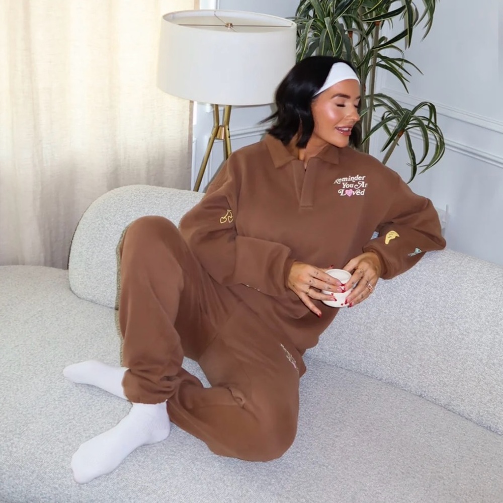 NEW Small/Medium The Mayfair Group X Avery Woods Sweatshirt and Sweatpants Set